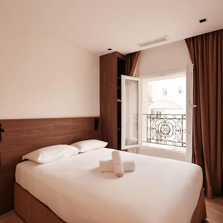 Hotel Au Coeur Du Marais Parigi